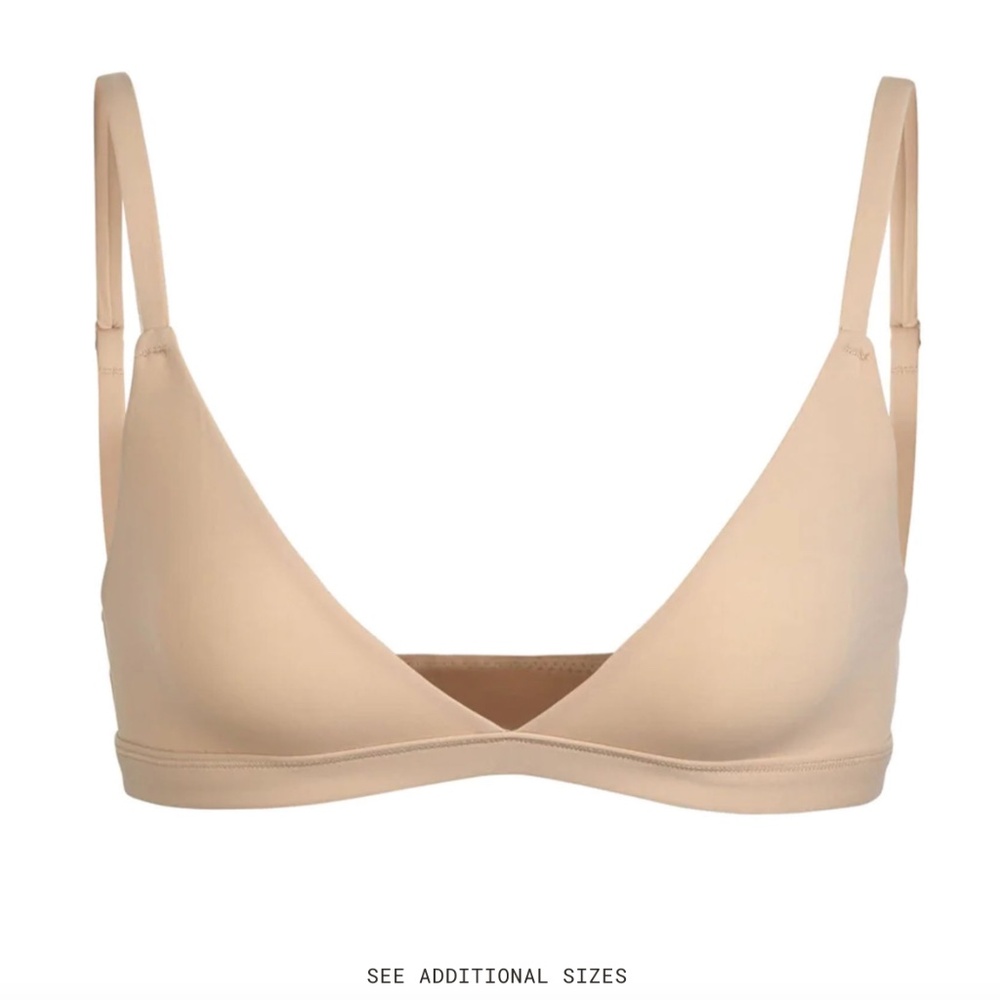 SKIMS | Fits Everybody Triangle Bralette, Clay - Large